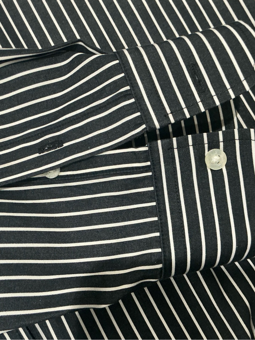 Lauren Ralph Lauren women’s large black/white pinstripe, button-down cotton shir - Picture 10 of 11